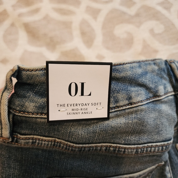 NWT White House Black Market Embellished Ankle Jeans Size 0L. - Picture 6 of 14